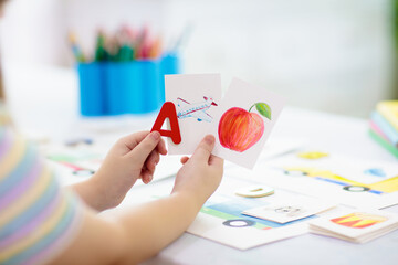 英会話教室 ネイティブ講師の魅力: 子ども英会話スクール ルフレで本物の英語を学ぶ|子ども英語・英会話スクール「ルフレ」